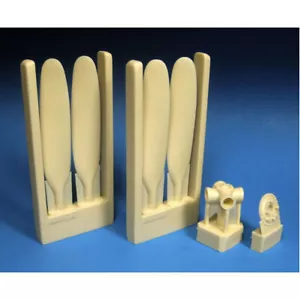 Barracuda 1/32 Grumman F8F Bearcat Propeller Correction Set for Trumpeter kits - Foto 1 di 1