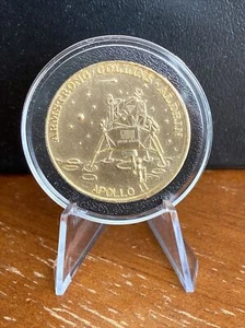Apolo 11 Man's First Step on the Moon, Armstrong, Collins, Aldrin Token - Imagen 1 de 2