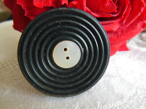 Big Button Antique Ribbed Spiral Black Heart Mother-of-Pearl Diameter 1 3/8in