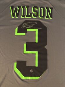 Russel Wilson Signed Seahawks T Shirt Jersey WITH AUTHENTICATION