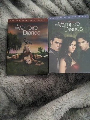 The Vampire Diaries DVD The Complete First and Second Season Foto 1 de 4