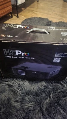 HCPRO 4400 projector USED - Image 1 of 4