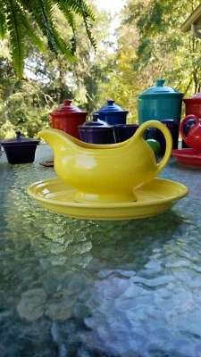 FIESTA WARE GRAVY BOAT/SAUCEBOAT & DRIP TRAY sunflower yellow NEW