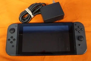 Nintendo Switch HAC-001 Gaming Handheld Console Grey Joy Cons 32GB W/Charger - Picture 1 of 8
