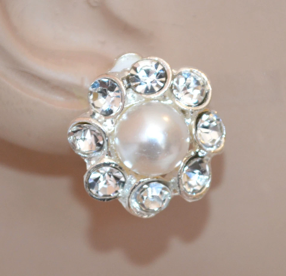 Orecchini donna argento a clips bottone lobo perla bianca cristalli strass UW122 - Immagine 1 di 1