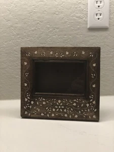 Rustic Wooden Photo Frame Flowers Inlay Easel Back Dark Stain - Picture 1 of 9