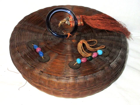 VINTAGE OLD Pine Needle Basket With Lid Cover