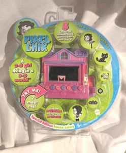 2005 pixel chix house NIB Special Edition House Hot Pink 3-D world NEW Mattel - Imagen 1 de 3
