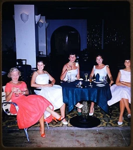 5 attraktive Damen - 1959 Stereo Realist 3D Dia Kodachrome #760 - Bild 1 von 3