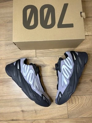 Adidas Yeezy Boost 700 MNVN Geoda Talla 10.5 Foto 1 de 4