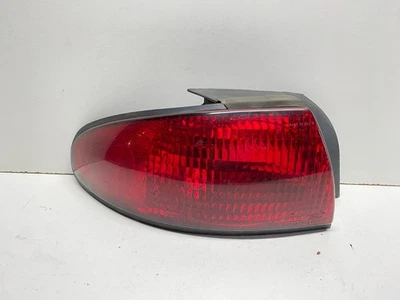 95-97 FORD CONTOUR TRASERO IZQUIERDO QTR MONTADO LUZ TRASERA OEM, 166-02010 Foto 1 de 4