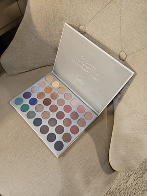 Morphe x Jaclyn Hill "The Jaclyn Hill Palette" (LIMITED EDITION)  - Image 1 of 2