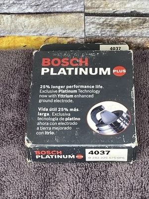 (4) Bosch Platinum 4037 Spark Plugs New Old Stock NIB - Image 1 of 3