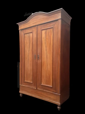 Alter Kleiderschrank / Wäscheschrank / Dieleschrank / Holzschrank  - Bild 1 von 4