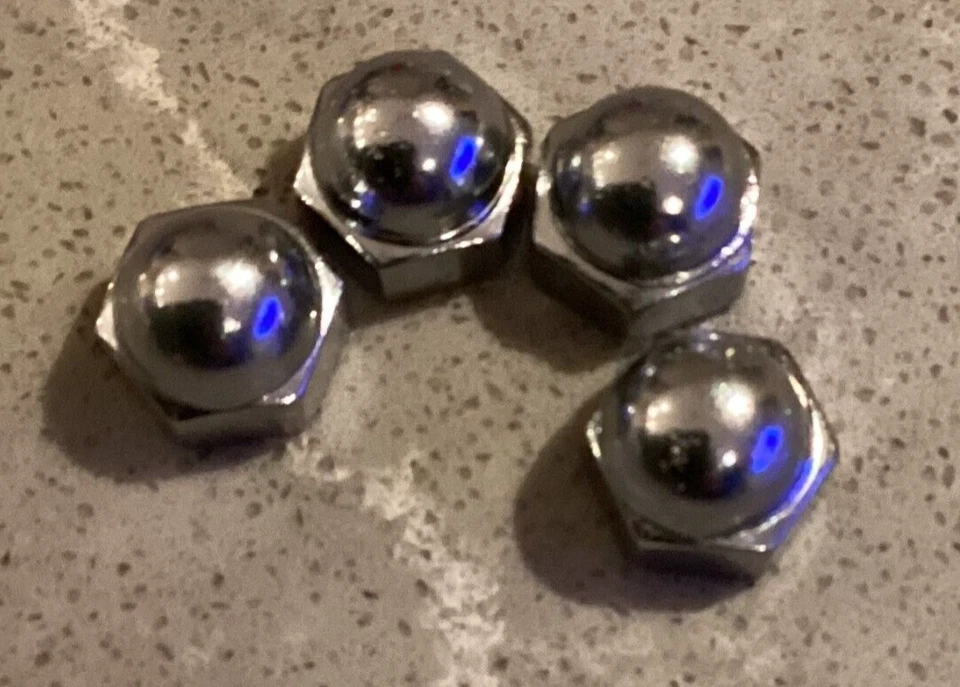 10 mm Honda Yamaha Kawasaki Suzuki M10 X 1,25 mm - Tuercas de cúpula de rosca fina, ¡paquete de 4! Foto 1 de 4