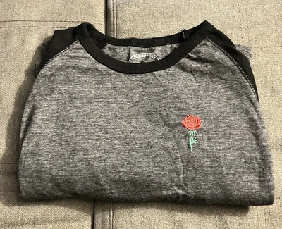 Camiseta Dikotomy Unisex XL Gris Con Rosa Manga Corta Foto 1 de 4