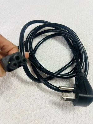 3-prong Cable C5 Connector - Image 1 of 2