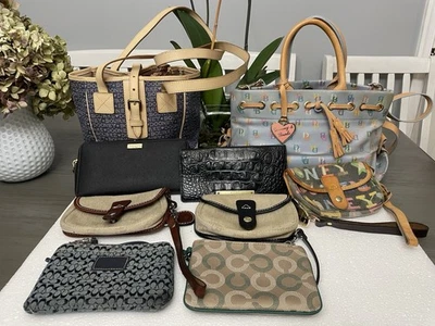 Lote de Coach, Kate Spade. Carteras, carteras y muñecas Brahmin, Dooney and Bourke Foto 1 de 4