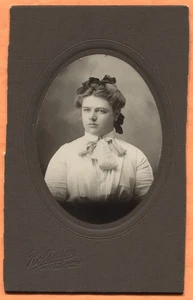 Grand Rapids MI Portrait of a Young Woman by Robinson circa 1900s - Picture 1 of 2
