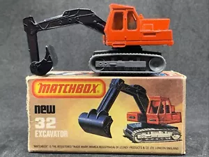 Matchbox Superfast MB32-D: Atlas Excavator Red (MINT) in Type L Box - Picture 1 of 7