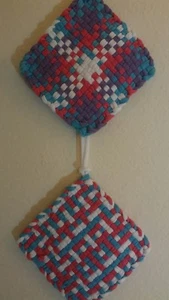 Handgewebte Topflappen/Untersetzer oder Greifer. 2er Set Design "Blaue Spitze" - Bild 1 von 8