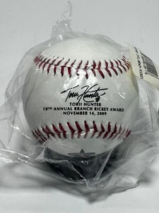 Sammlerstück TORII HUNTER 18th Annual Branch Rickey Award Baseball Engel - Bild 1 von 6