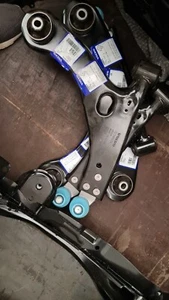 VOLVO XC40 C40 wahacz przedni prawy - Zdjęcie 1 z 2