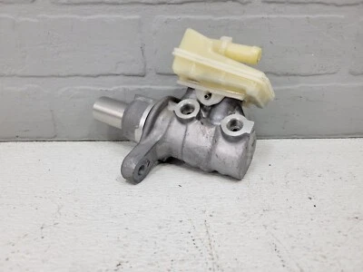 Conjunto de cilindro maestro de freno Nissan Murano 2015-2024 OEM Foto 1 de 4