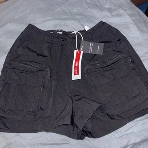 Smoke Rise Karina Black Cargo Shorts NWT Elastic Waist Size XS Curvy Fit - Picture 1 of 3