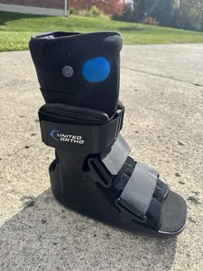 United Ortho USA14115 Short Air Cam Walker Fracture Boot, Medium, Black - Bild 1 von 11