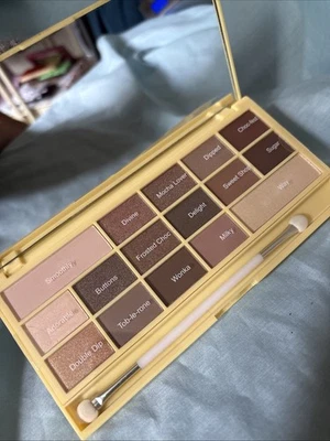 I ❤️ Revolution - White Chocolate Eyeshadow Palette New & Sealed - Image 1 of 3