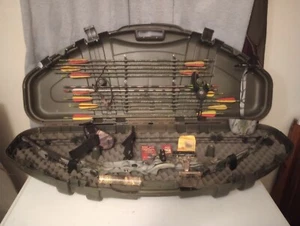 Plano Protector Series Case And Vintage Whitetail 2 Bow Plus Extras! - Picture 1 of 9