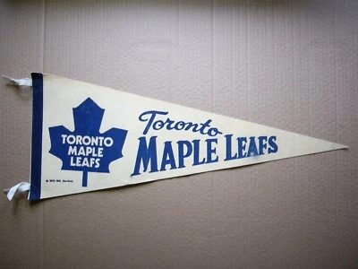 1970'S NHL SERVICES TORONTO MAPLE LEAFS NHL HOCKEY PENNANT FLAG WITH STREAMERS - Image 1 of 4