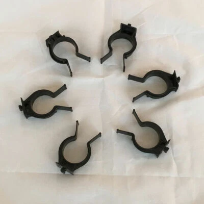 ganci a molle per zoccolo da cucina in plastica nera mm 30 diametro pz 6 volpato - Immagine 1 di 4