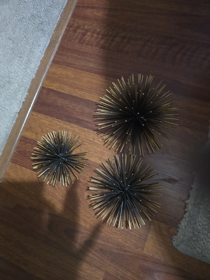 Estante de pared decoración tono dorado de 3 piezas decoración en forma de erizo de mar o Starburst de colección Foto 1 de 1