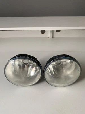 Carcasas antiniebla con bombillas Toyota Tacoma 2008 usadas OEM Foto 1 de 4