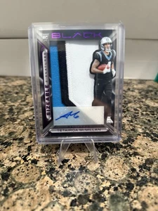 2025 Panini Nero Firme Grandi Tetairoa McMillan Viola RPA /50 - Foto 1 di 4