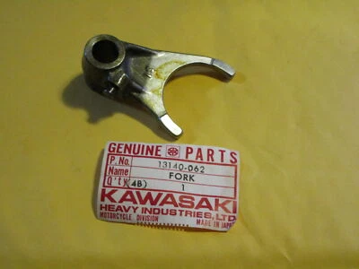HORQUILLA DE CAMBIO DE MARCHAS KAWASAKI KT250 KX250 TRANSMISIÓN 2º 3er SELECTOR 13140-062 Foto 1 de 2