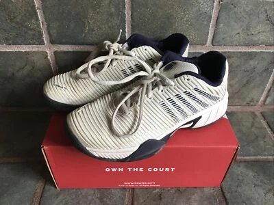 Zapato de tenis bajo K-Swiss Hypercourt Express 2 (gris/blanco/chaquetón, 6 M) para niños Foto 1 de 4