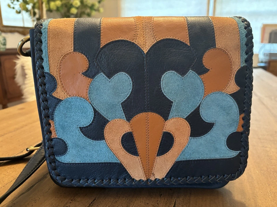 Bolso Bandolera Nanette Lepore Echo Park Nuevo con Etiquetas Minorista $248 Cuero y Gamuza Foto 1 de 4