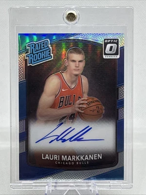 Autógrafo de novato Donruss Optic #159 2017-18 Lauri Markkanen con clasificación holográfica casi nuevo+ Foto 1 de 2