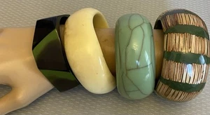 Lotto 4 Braccialetti Vintage Estate Plastica Lucite Grossa Iris Mela-Estetica - Foto 1 di 21