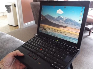 Thinkpad X200 Laptop 2.40 GHz Dual Core 8GB RAM 128GB SSD - Linux Mint!! - Picture 1 of 12