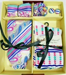Krawatte & Socken Box Set - Silber Türkis Taschentuch Manschettenknöpfe und Boutonniere - Bild 1 von 2
