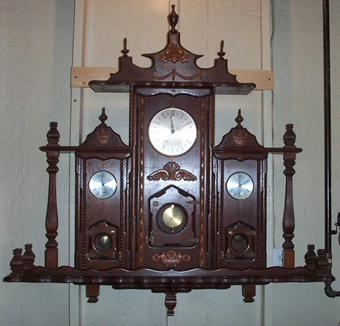 MASSIVE TRIPLE VINTAGE WALL CLOCK 3 TIME ZONES Germany, Jauch works? Cover