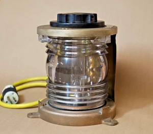 Luz de mástil blanca Perko 1984 para embarcaciones de 20+ metros - bronce fundido | probada ✅ - Imagen 1 de 24