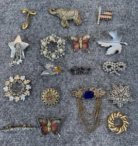 Vintage Brooch Pins 1 Signed Lot of 17 Various Styles Sizes Colors - Picture 1 of 10