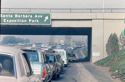 Carros @ Los Angeles I-110 42nd Street, saída para parque de exposições: 1970 35mm slide - Imagem 1 de 4
