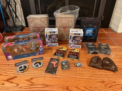 LOTE DE RECUERDOS EXCLUSIVOS DE LA BLIZZARD BLIZZCON - 18 artículos, ¡nuevo en caja / ¡sin abrir! Foto 1 de 3