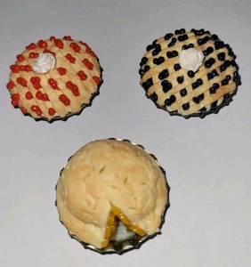 Fruit Pie Magnet Set Cherry Blueberry Peach Magnet - Picture 1 of 5